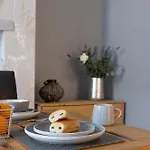 3 Bed, Central, Parking, Conference Centre 5 Mins- The Hub Casa de Férias *