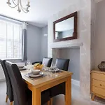 3 Bed, Central, Parking, Conference Centre 5 Mins- The Hub * Harrogate