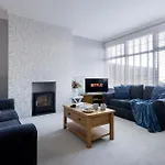 Casa de Férias 3 Bed, Central, Parking, Conference Centre 5 Mins- The Hub *