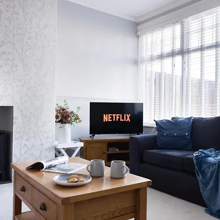 Сasa de vacaciones 3 Bed, Central, Parking, Conference Centre 5 Mins- The Hub