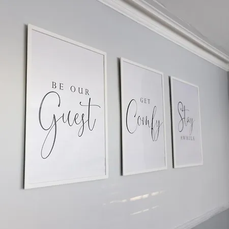 3 Bed, Central, Parking, Conference Centre 5 Mins- The Hub *