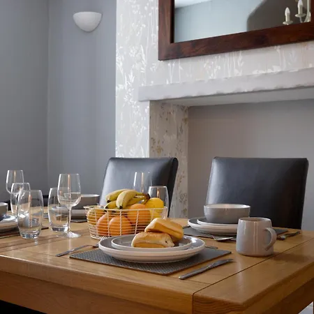 3 Bed, Central, Parking, Conference Centre 5 Mins- The Hub Harrogate