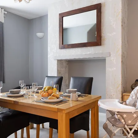 3 Bed, Central, Parking, Conference Centre 5 Mins- The Hub Hébergement de vacances