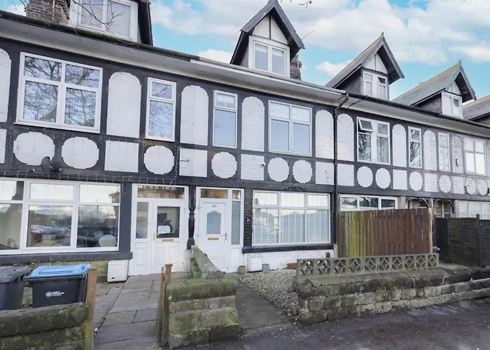 Semesterbostad 3 Bed, Central, Parking, Conference Centre 5 Mins- The Hub