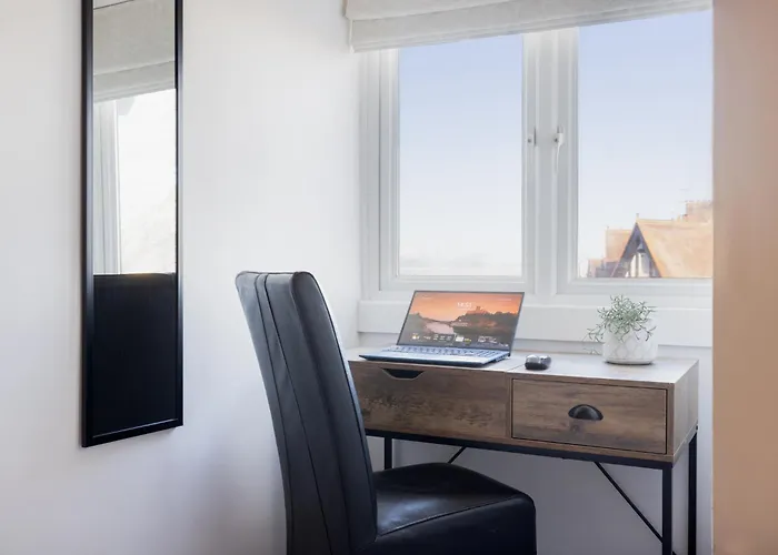 3 Bed, Central, Parking, Conference Centre 5 Mins- The Hub Feriehus