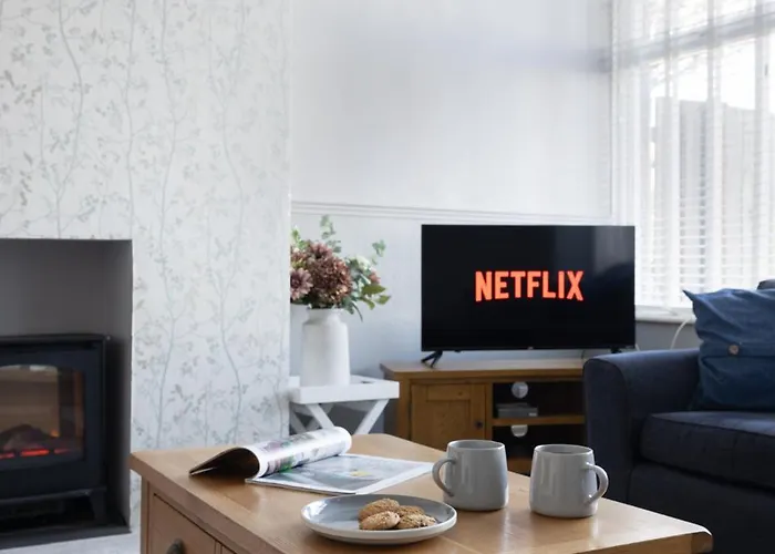 Feriehus 3 Bed, Central, Parking, Conference Centre 5 Mins- The Hub *