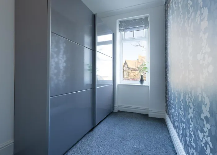 Feriehus 3 Bed, Central, Parking, Conference Centre 5 Mins- The Hub *