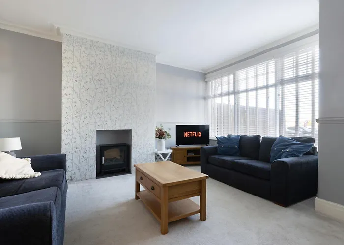 Hébergement de vacances 3 Bed, Central, Parking, Conference Centre 5 Mins- The Hub *