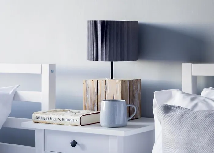 3 Bed, Central, Parking, Conference Centre 5 Mins- The Hub *