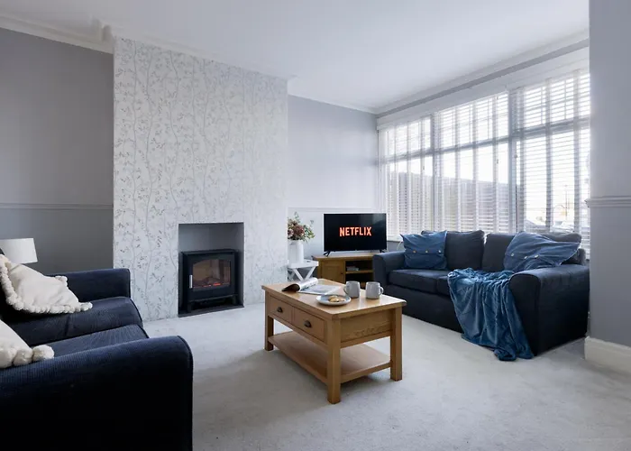 בית נופש 3 Bed, Central, Parking, Conference Centre 5 Mins- The Hub *